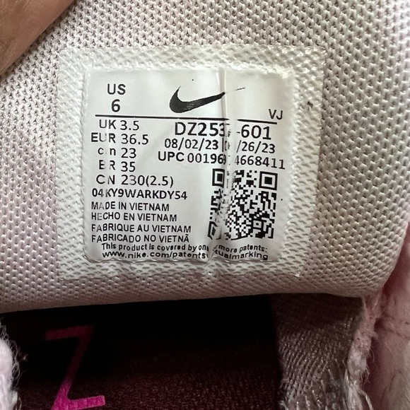 Nike Women’s  Metcon 9 "Pink Foam Dark Team Red" sneakers - Size 6 - Picture 7 of 8